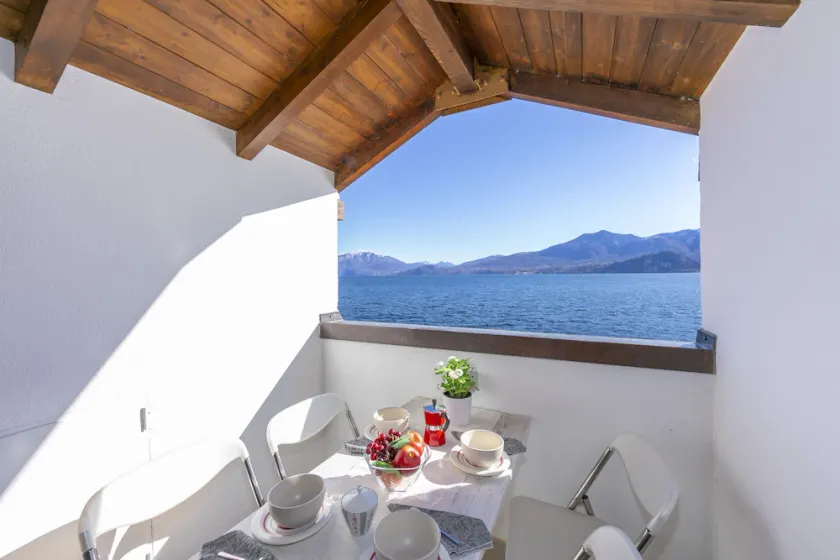 Blu Lake apartment on Ghiffa Beach - Image 1