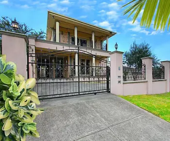 Holiday Home Rosebud - Image 1