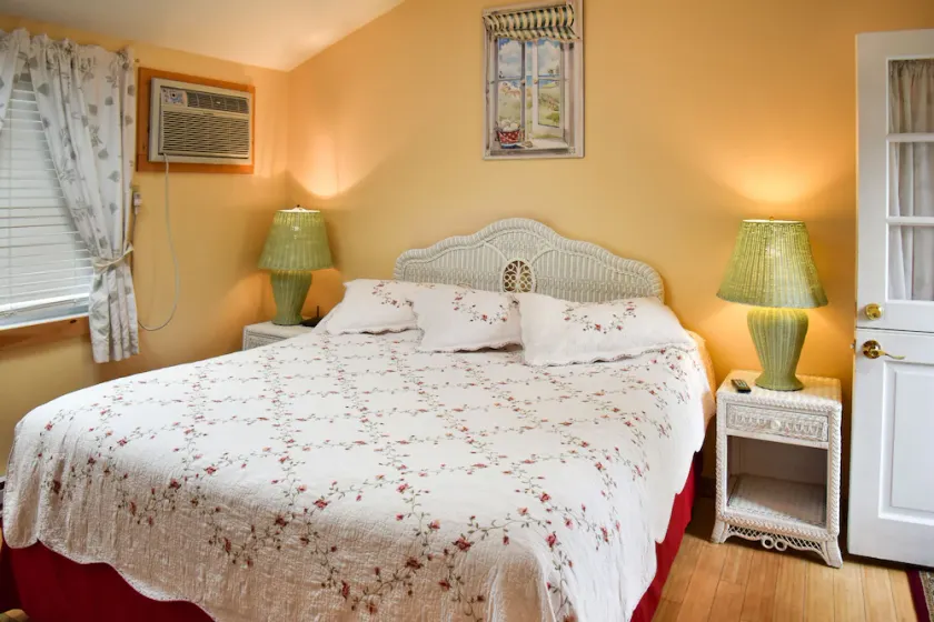 Shorelands Guest Resort - Image 1