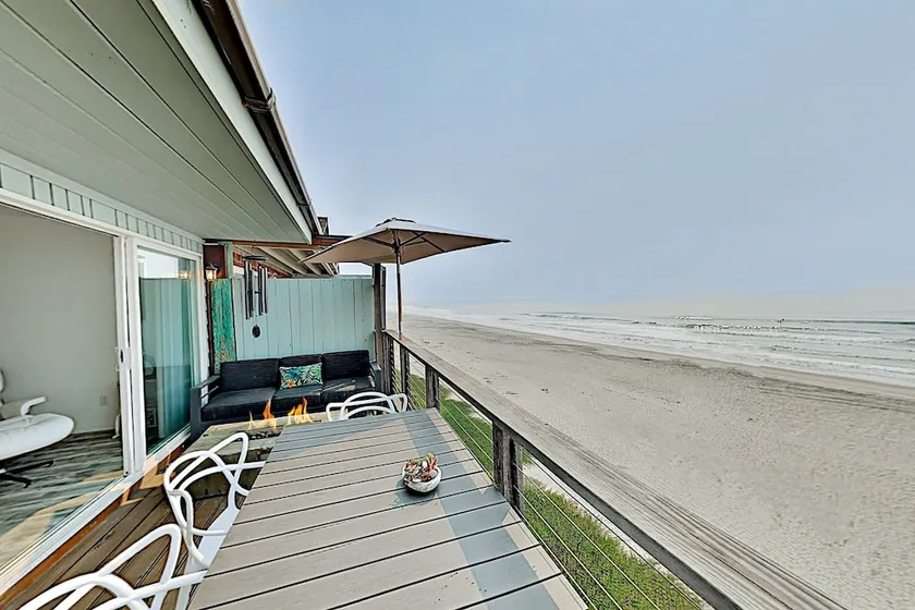 Mer De Calladonn - Ocean-view Oasis W/ Balcony 2 Bedroom Townhouse - Image 1