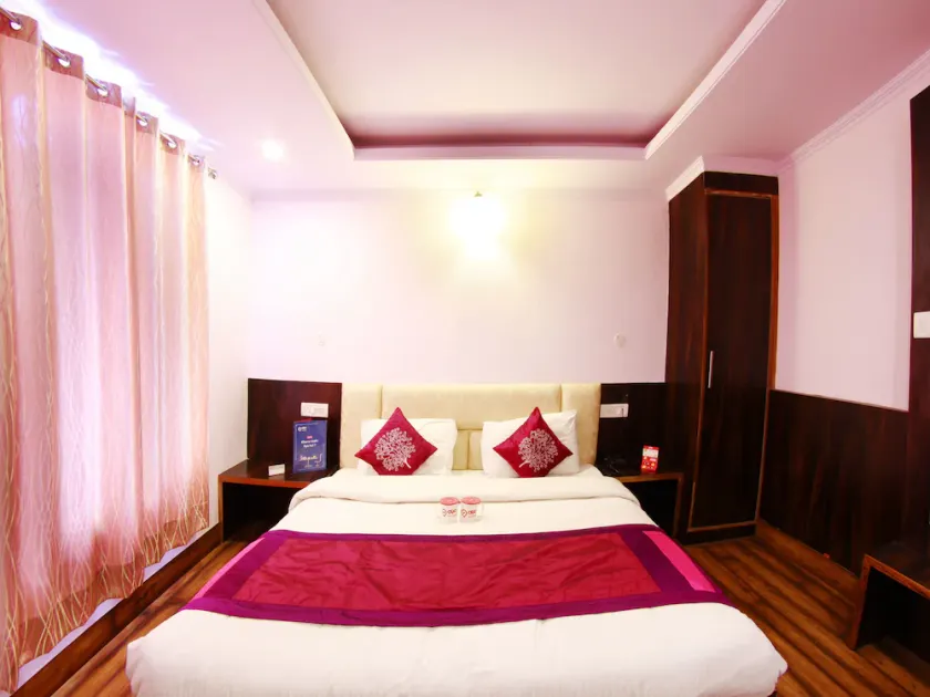 OYO Rooms Near Clarkes Hotel Mall Road - Image 1