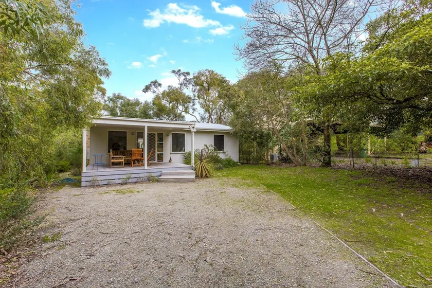 Breezes - PET Friendly - Image 1
