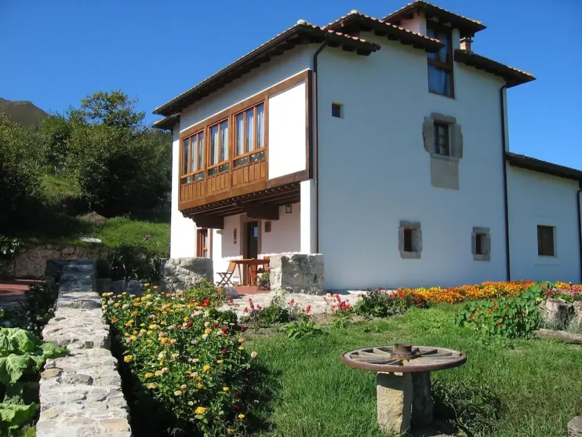 Sobrefuentes Casa De Aldea - Image 1