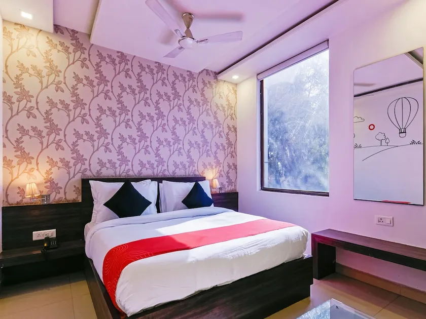 Edition O 30047 Signature Inn - Image 1
