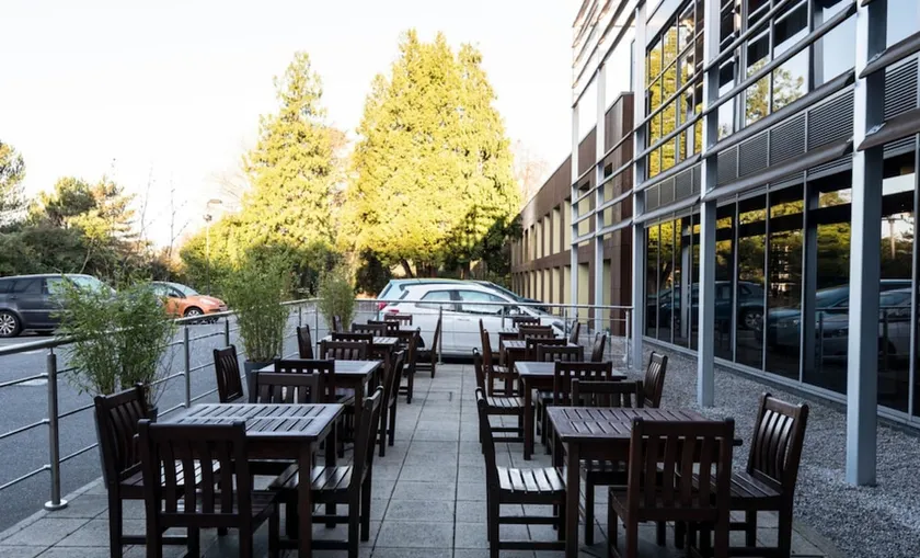 Beales Hatfield Hotel - Image 1