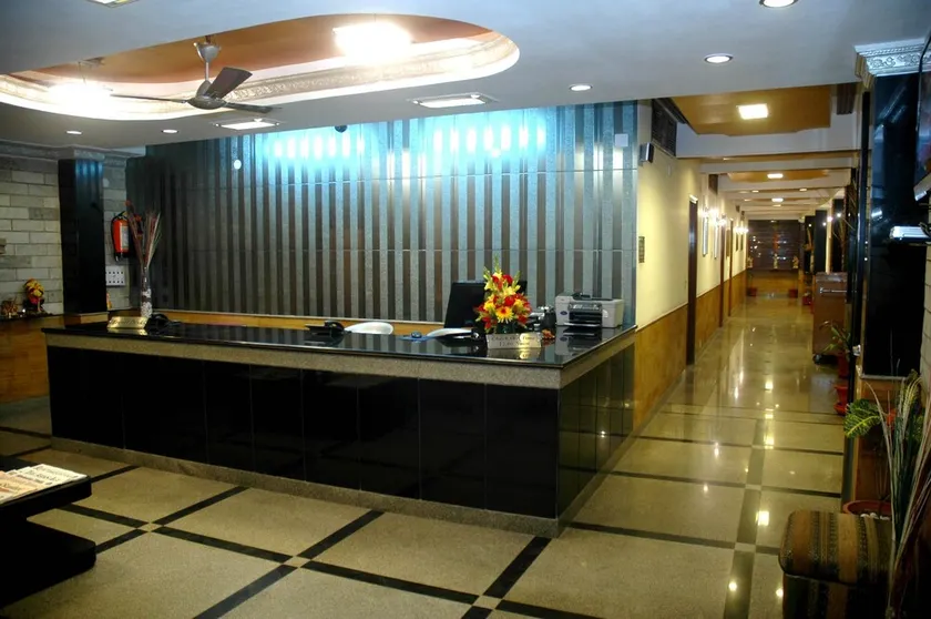 Tavern Business Hotel - Image 1