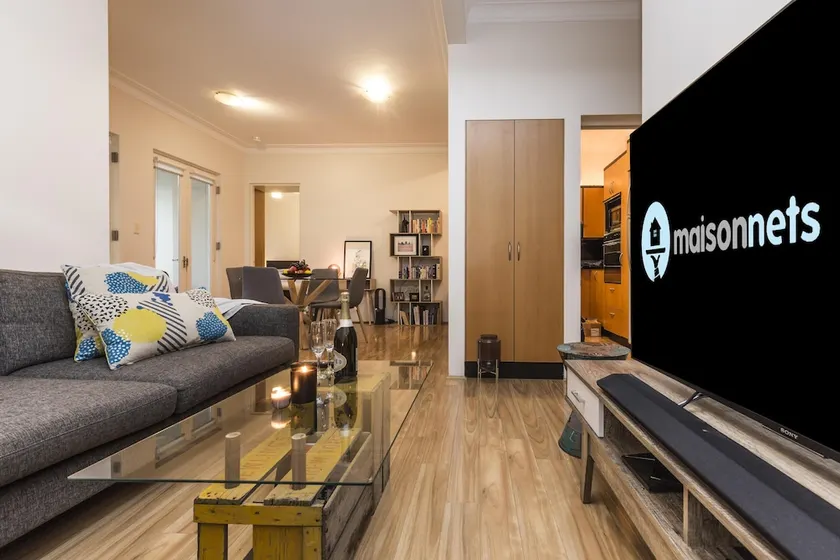 Redfern 2 bedroom 2 Bathroom Apt With Netflix - Image 1