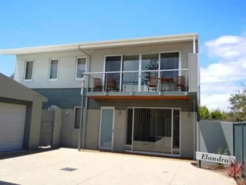 Elandra Holiday Home - Image 1