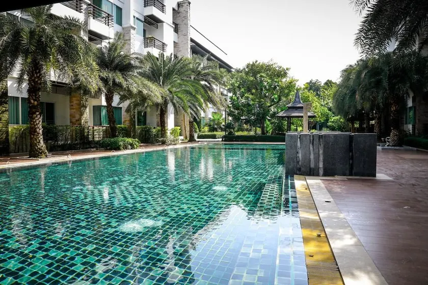 Karabuning Resort and Residence - Image 1