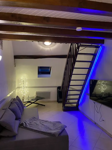 Superbe appartement & piscine privée à Sens - Image 1