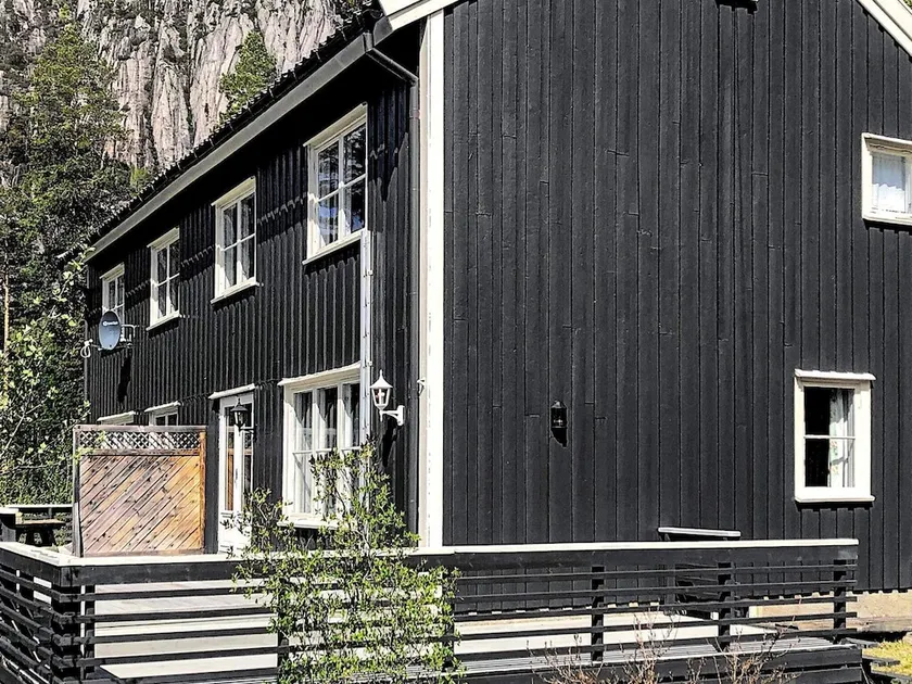 7 Person Holiday Home in Treungen - Image 1