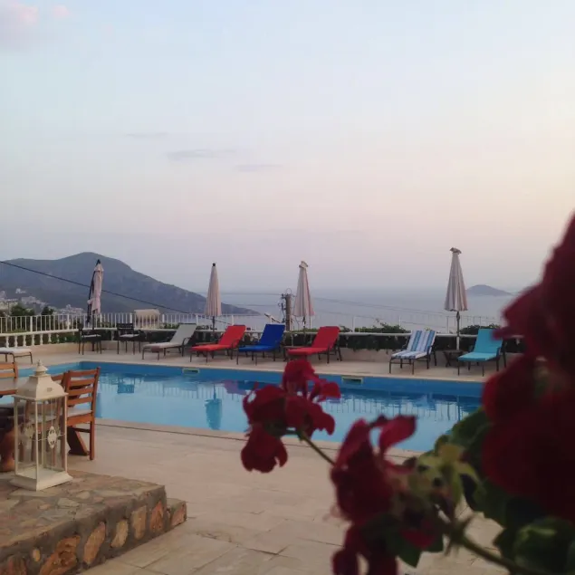 Lavender's Lodge Hotel - Image 1