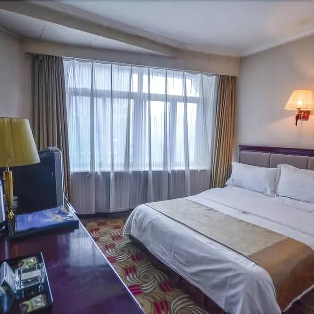 Qinghai Tibet Holiday Hotel - Image 1