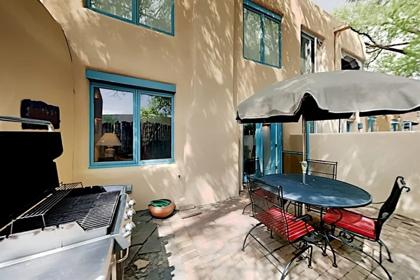 Casa Monzon - Perfect Location, Bright and Sunny Interior - Image 1