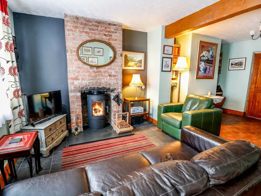 Elm Cottage - Image 1