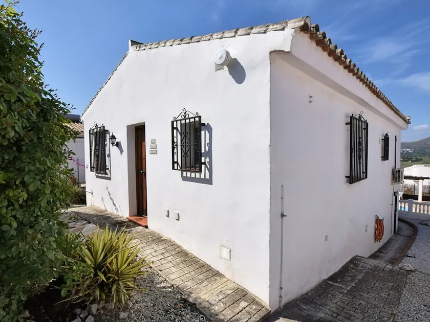 Nice Holiday Home With Private Swimming Pool 25 Minutes From Torre del Mar - Image 1