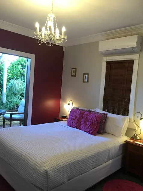 Swan Inn Bed and Breakfast - Image 1
