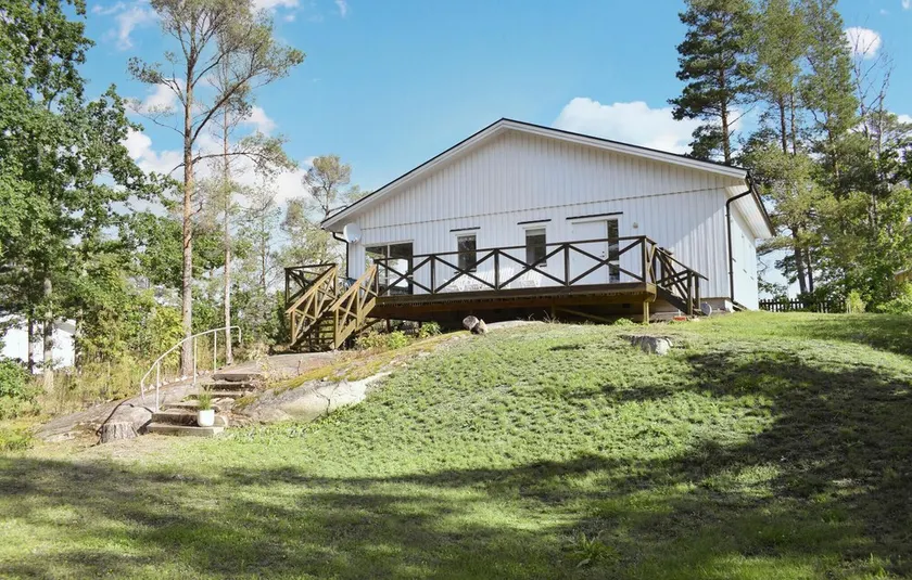 Stunning Home in Oskarshamn With 3 Bedrooms and Internet - Image 1