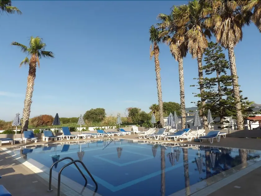 Captain Pavlos Hotel - Image 1