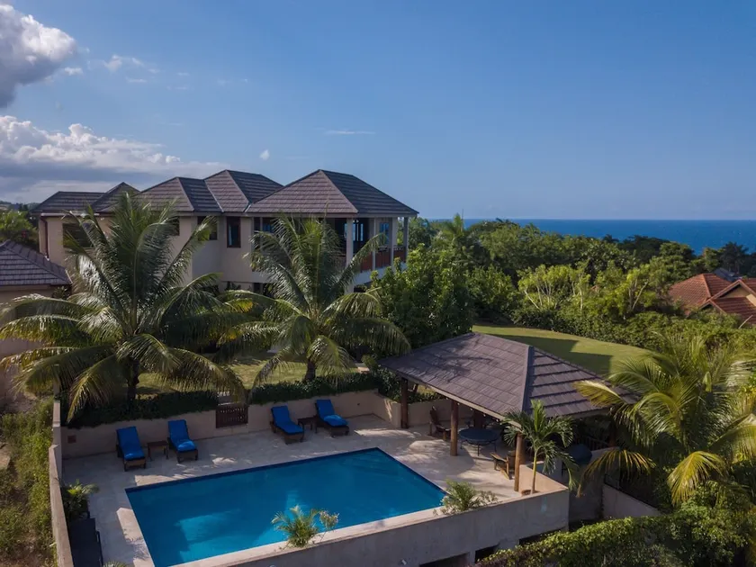 Kanowa , Fully Staffed With Panoramic Views 4 Bedroom Villa - Image 1