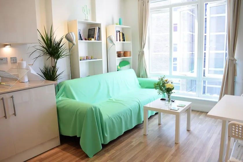Bright Apartment In Haggerston - Image 1