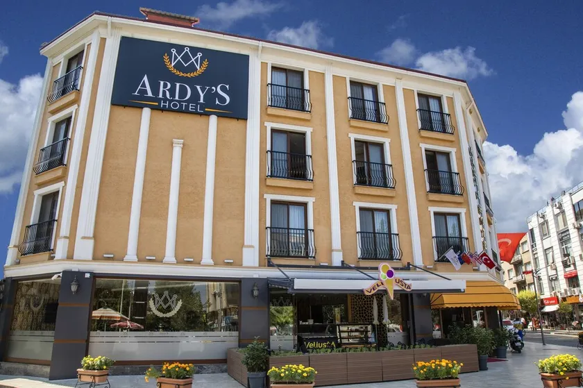 Ardy's Hotel - Image 1