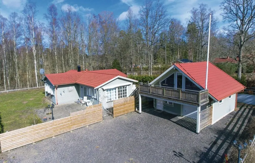 3 Bedroom Awesome Home In Ljungby - Image 1