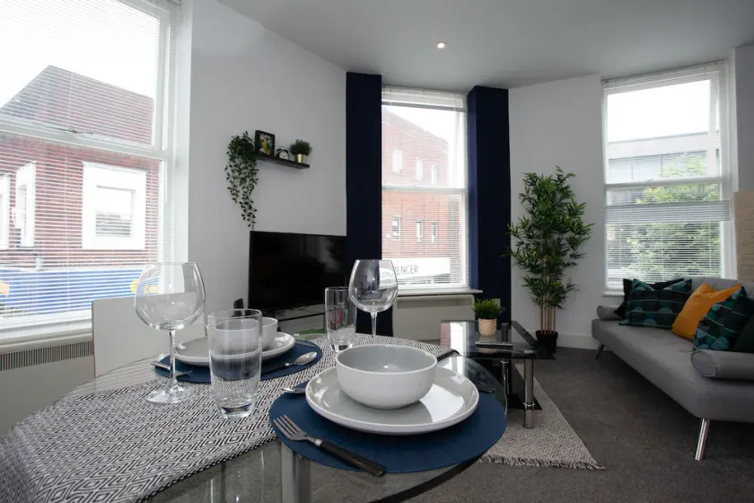 Cross St Boutique Apartment - Image 1