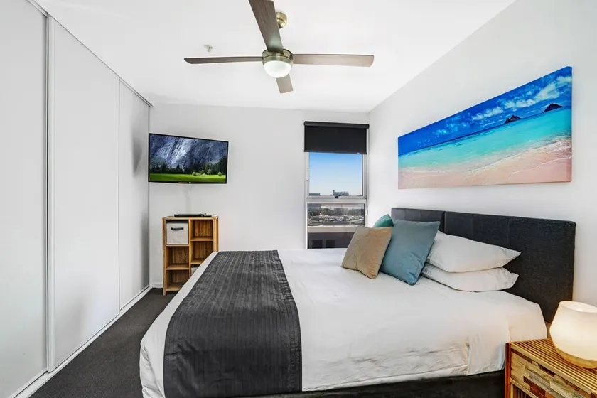 Beau Monde Apartments Newcastle - Worth Place Apartment - Image 1