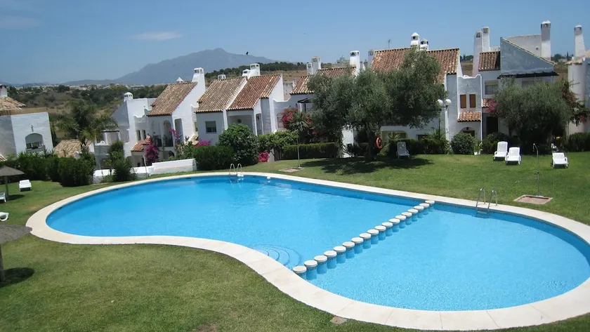 Beautiful Townhouse, Internet, Air Con, 5 Guests - Image 1