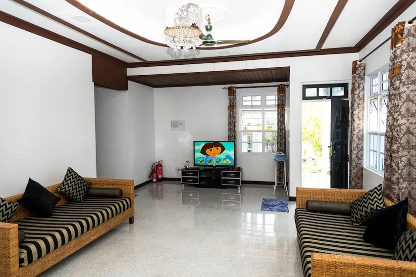 Dhirey Inn - Image 1