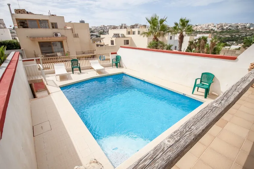 Merill Pool and Sea, charming Apart 1 - Image 1