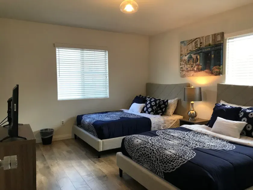 Downtown LA Comfortable Bedrooms - Image 1