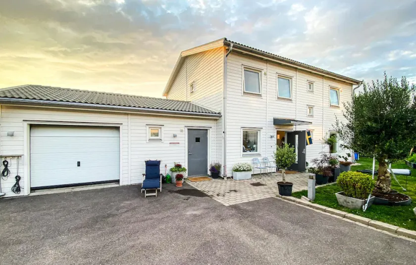 Awesome Home in Torslanda With 4 Bedrooms, Sauna and Wifi - Image 1