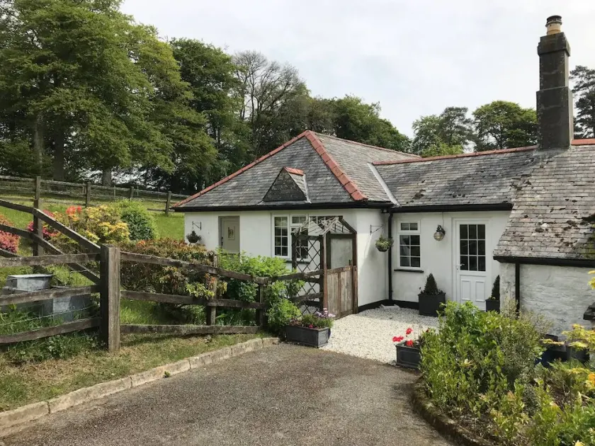 Hurlditch Court Cottage - Image 1