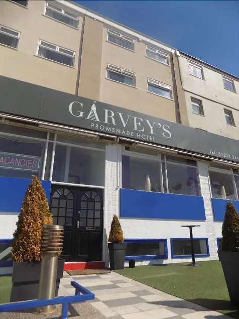 Garvey's Promenade Hotel - Image 1