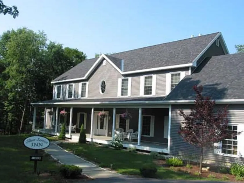 Silver Service Inn - Image 1