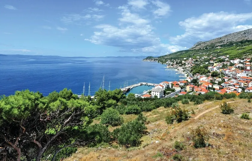 Beautiful Home in Suhi Potok With Wifi and 2 Bedrooms - Image 1