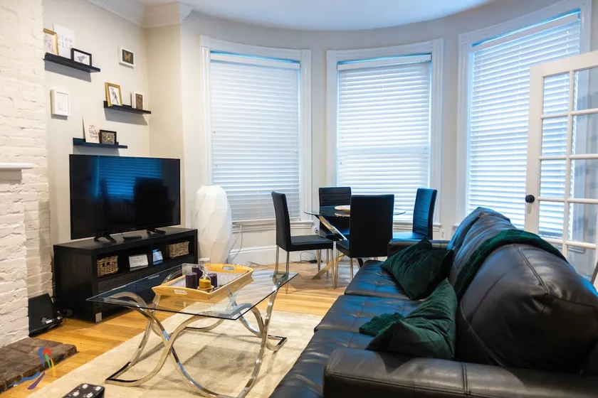 Spacious Suites in the Heart of Back Bay - Image 1