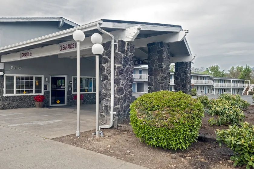 Rogue Valley Inn - Image 1