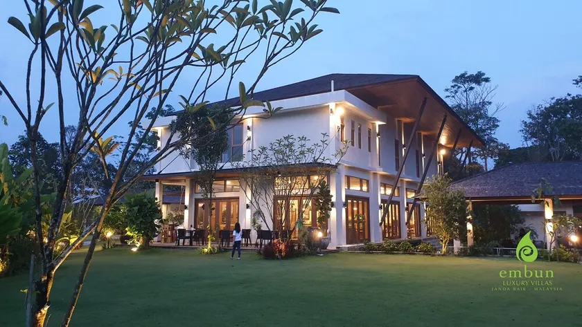 Embun Luxury Villas - Image 1