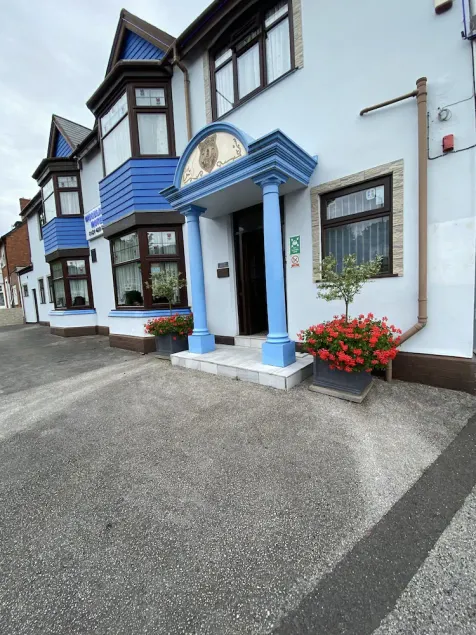 The Woodlands Hotel - Image 1