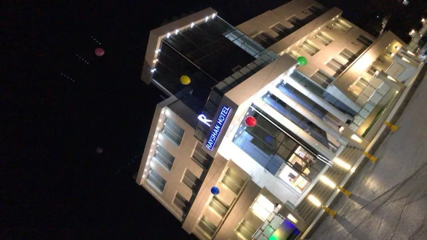 Rayshan Hotel - Image 1