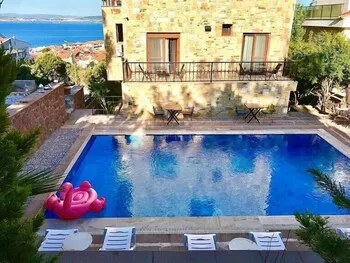 Yeni Foça Butik Otel - Image 1