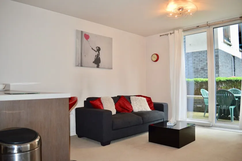 Stylish 1 Bedroom Apartment in Manchester - Image 1