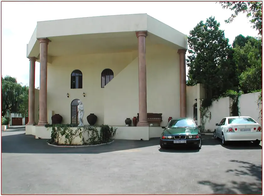 Annabels of Bryanston Hotel - Image 1