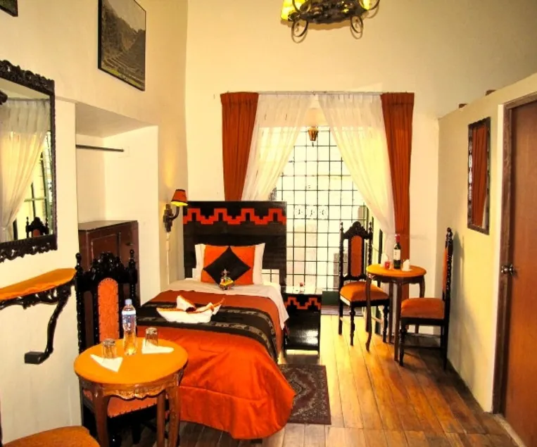 Golden House Inn Cusco - Image 1