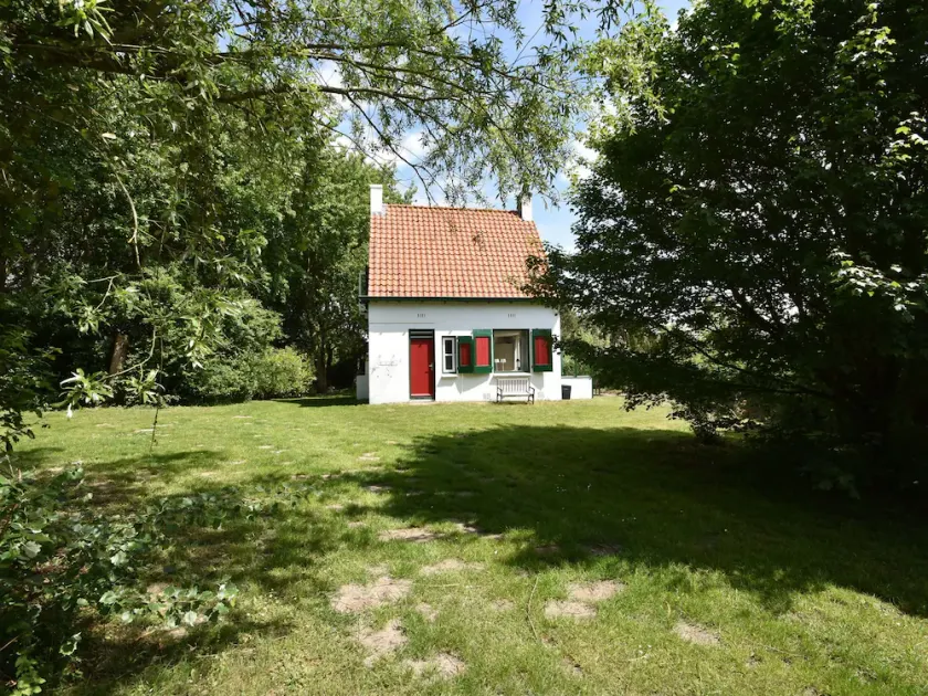 Detached Ouddorp Home with Enormous Garden near Beach - Image 1