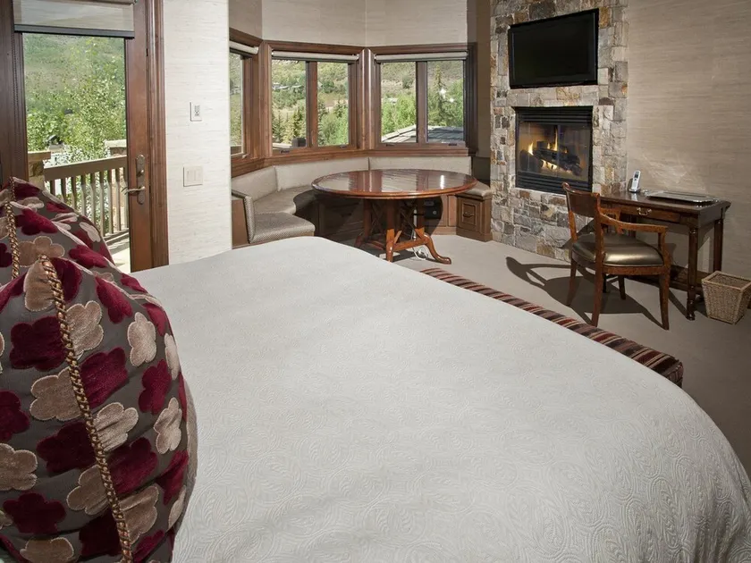 Cascade Village Chalet - Image 1