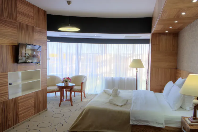 Oltenia Hotel - Image 1
